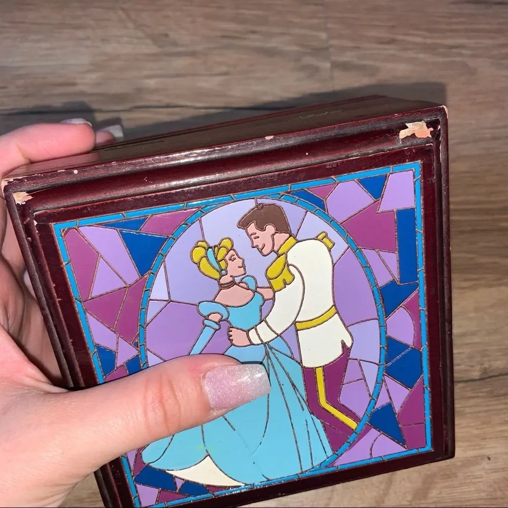Walt Disney’s Cinderella 2011 Mosaic Tile Small Felted Trinket Jewelry Box Decor